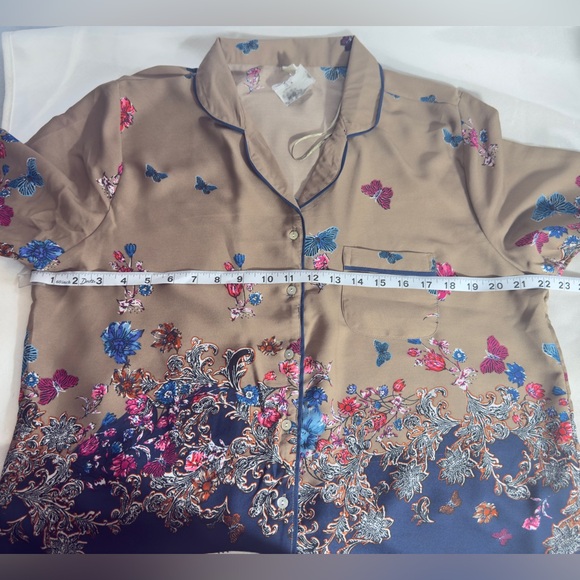 Floral Button-Up Shirt with Butterfly Print - Picture 7 of 11